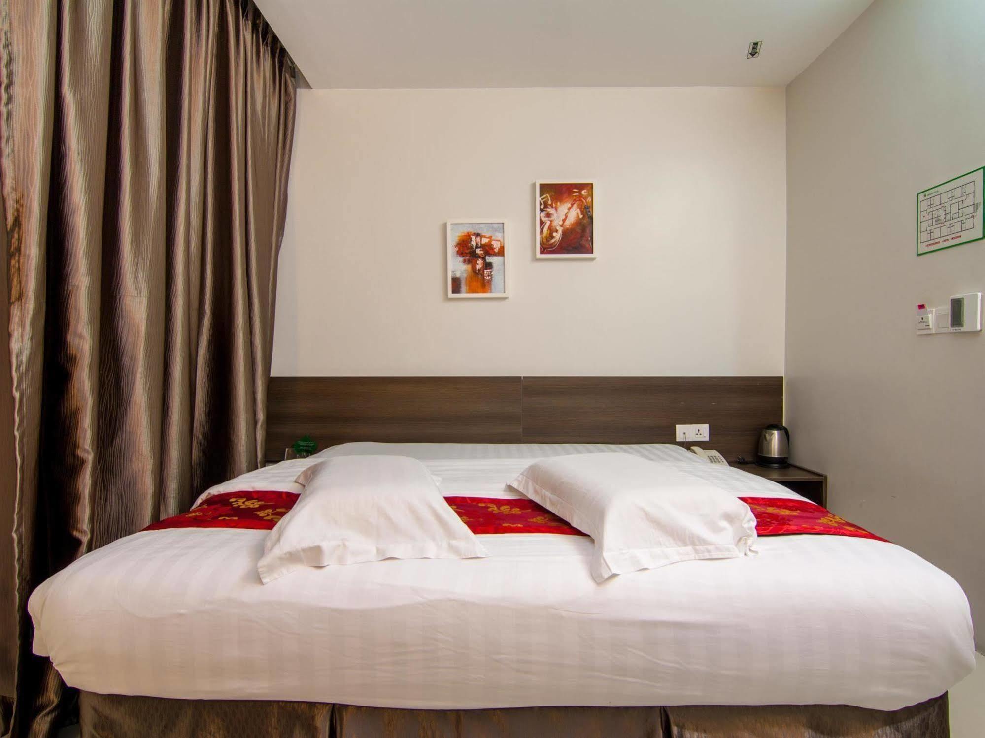 Green Hotel Puchong Exterior photo
